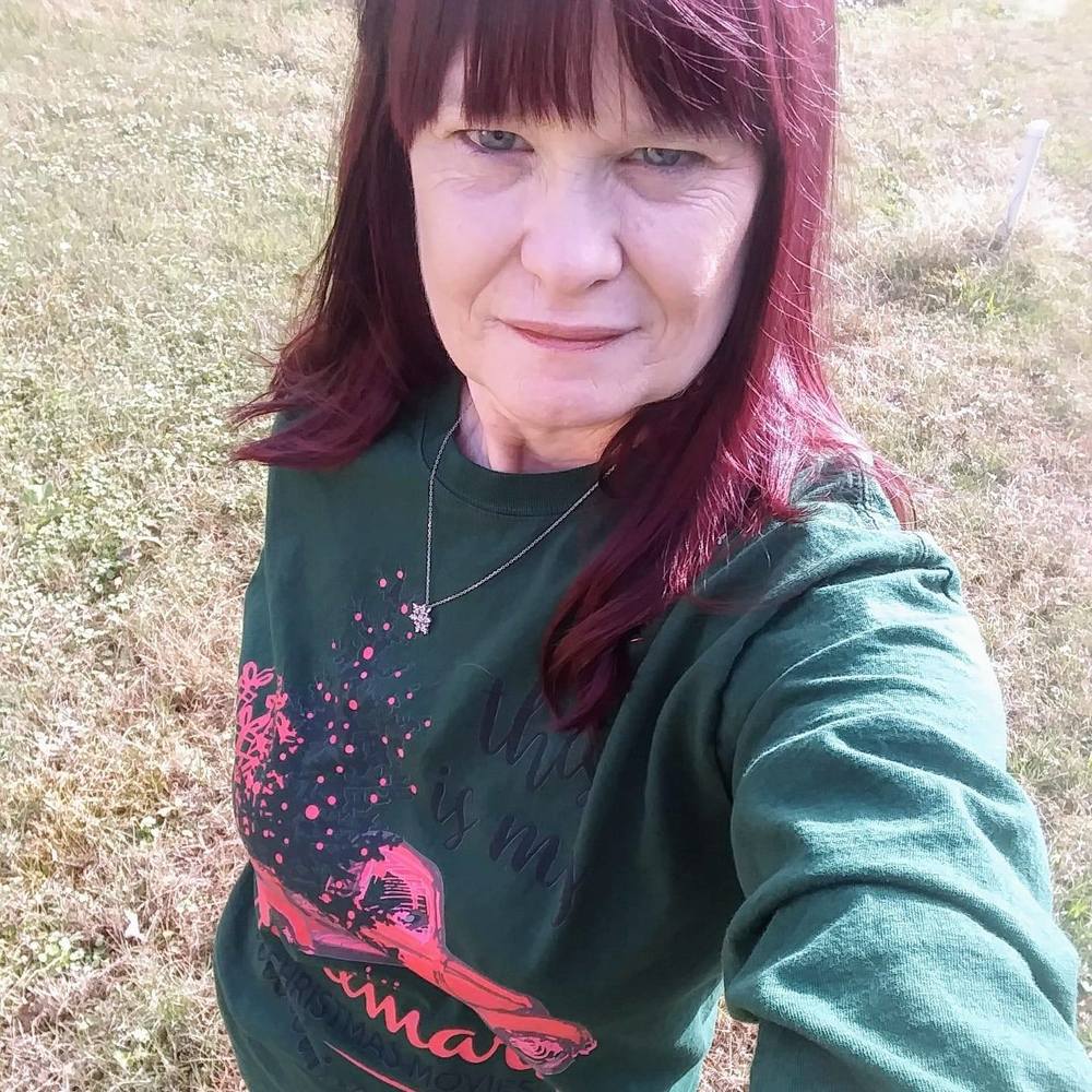 Meet your Posher, Crystal